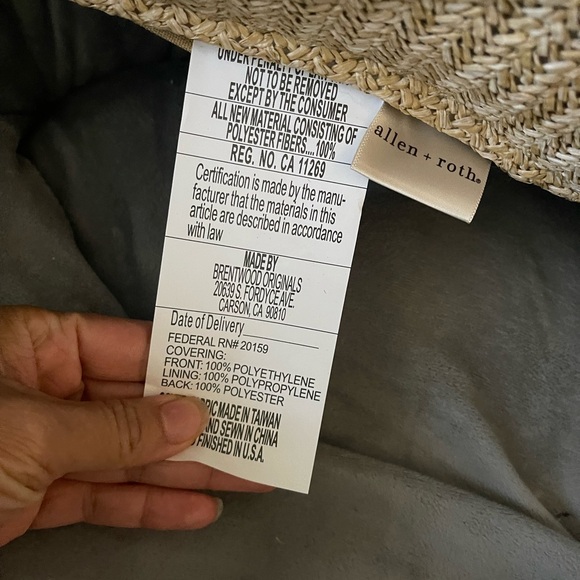 Pillow - Picture 3 of 3